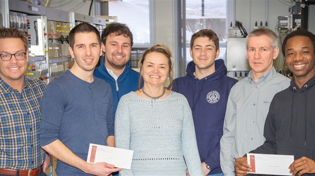 4 Recipiendaires De La Bourse D Entree Hydro Quebec Au Cegep De Chicoutimi Saguenay Lac St Jean Neomedia