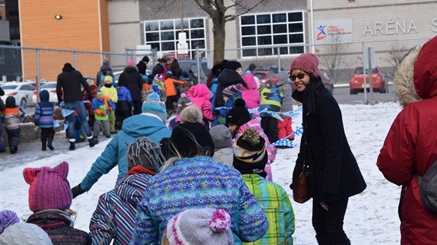 « Je suis fière de soutenir l'initiative de la création d'une Charte canadienne des enfants.» - Anne Quach