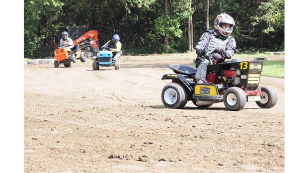 Un succès sur toute la piste pour le Grand prix de tracteurs à gazon