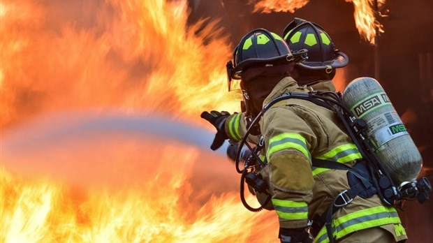 Une grange incendiée à Saint-Clet