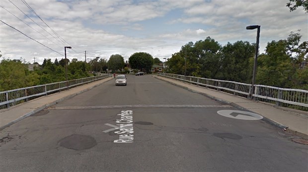 Travaux d'inspection au pont Saint-Charles de Salaberry-de-Valleyfield 