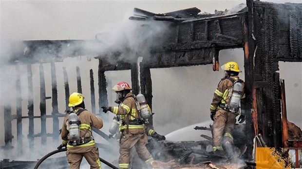 Un incendie suspect détruit une résidence de l'Avenue Mercier à Salaberry-de-Valleyfield