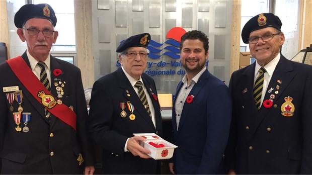 Un coquelicot pour se souvenir et honorer nos vétérans à Salaberry-de-Valleyfield 