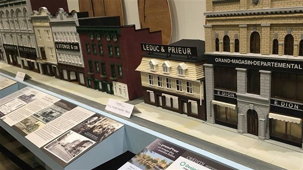 La rue Victoria des années 20 reprend vie à la Caisse Desjardins de Salaberry-de-Valleyfield 