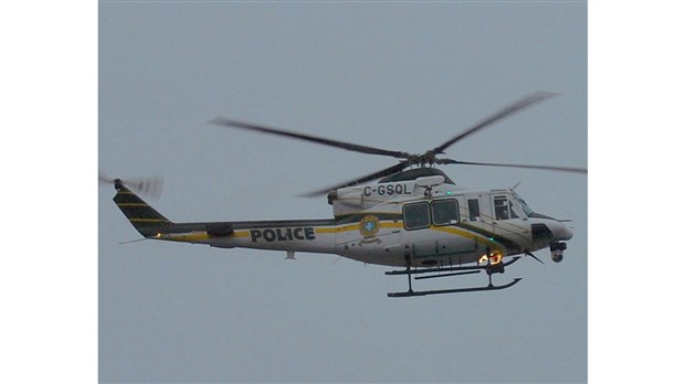Motoneige retrouvée immergée, mais aucune trace des deux disparus 