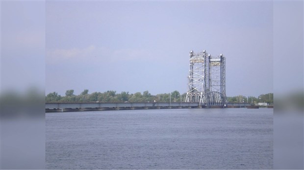 Circulation en alternance sur le pont Larocque de Salaberry-de-Valleyfield 