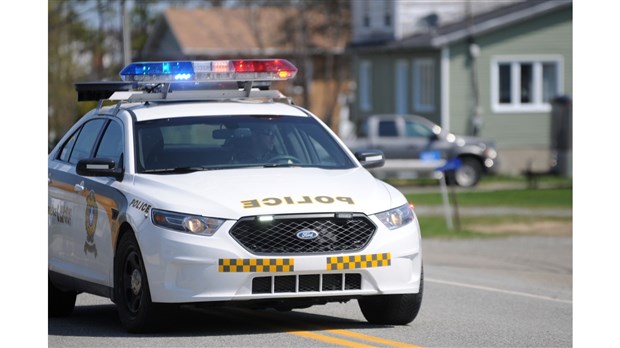 Quatre suspects arrêtés pour extorsion et complot  