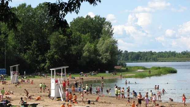 L'été arrive à grand pas à la plage du Parc régional des Îles-de-Saint-Timothée