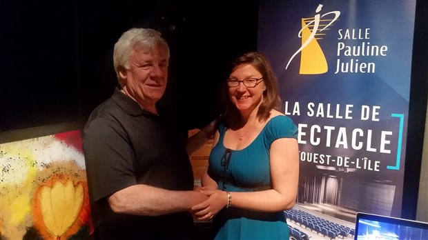 Bernard Séguin-Poirier fait un don de 20 000$ à la salle Pauline-Julien 