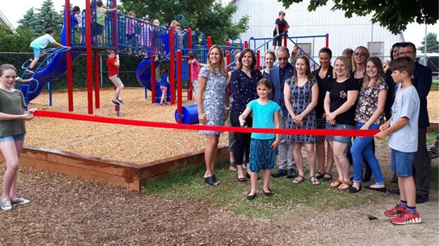 L’école Notre-Dame-de-l’Assomption inaugure sa nouvelle cour de récréation  