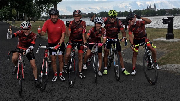 Stopper le suicide à raison de 160 km par jour pour six cyclistes de la région  