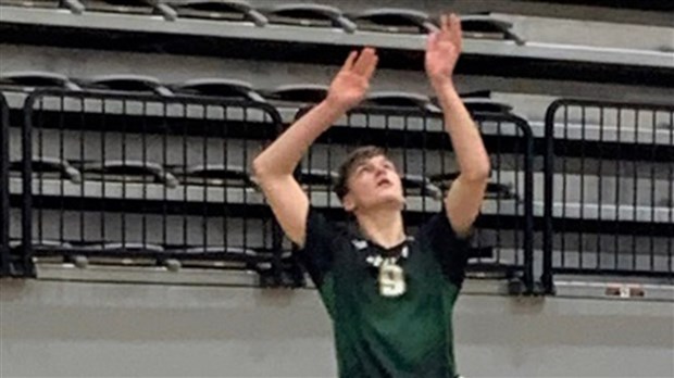 300 $ pour un jeune joueur de volleyball prometteur 