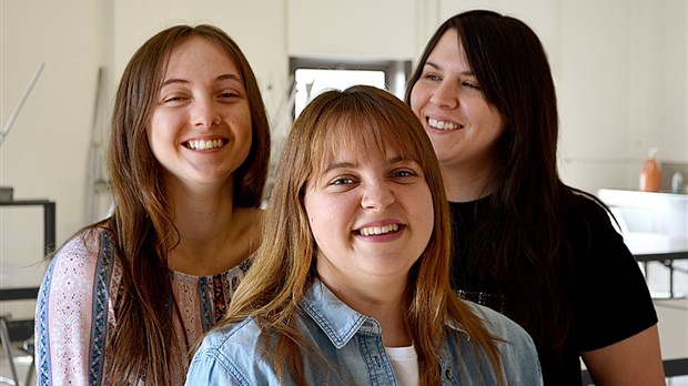Trois étudiantes du Collège de Valleyfield exposeront lors de la 30e édition de l'Intercollégial d'arts visuels