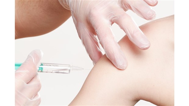 La ministre Danielle McCann annonce d'importants changements au calendrier vaccinal