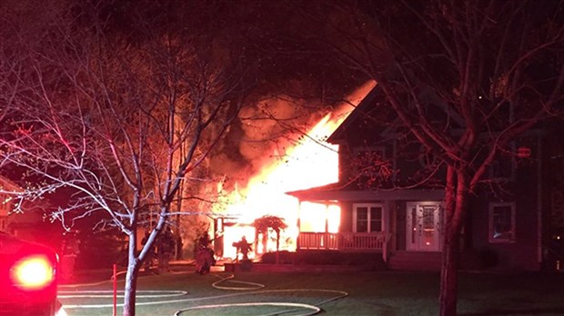 Un garage est une perte totale à Beauharnois à la suite d'un incendie 