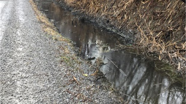 Déversement illégal d'une matière polluante dans un fossé de Salaberry-de-Valleyfield 