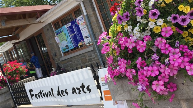 Soleil et fleurs en quantité pour la 16e édition du Festival des arts de Salaberry-de-Valleyfield 