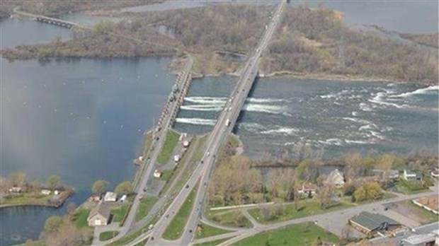 Pont Monseigneur-Langlois: nouvelle étape franchie pour accueillir une piste cyclable 