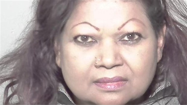 Une fraudeuse de 65 ans est recherchée par le SPVM 