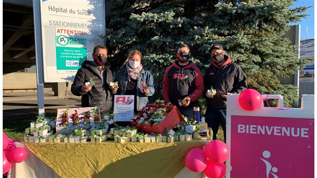 Des douceurs chocolatées de Ali Excavation qui font du bien au personnel de l’Hôpital du Suroît 