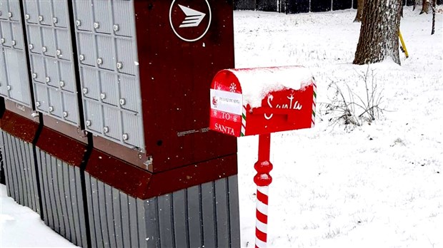 Trois boîtes aux lettres de Noël disposées sur le territoire de Sainte-Martine 