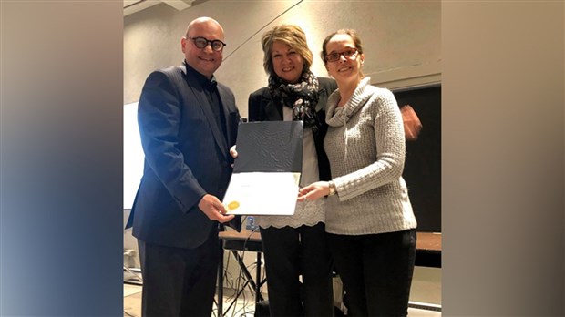 Claude Reid souligne le 25e anniversaire d'un organisme de Salaberry-de-Valleyfield 