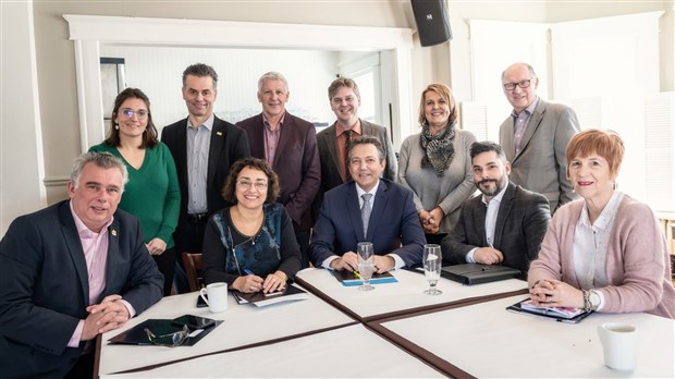Claude DeBellefeuille franchit un premier pas pour respecter une promesse électorale 