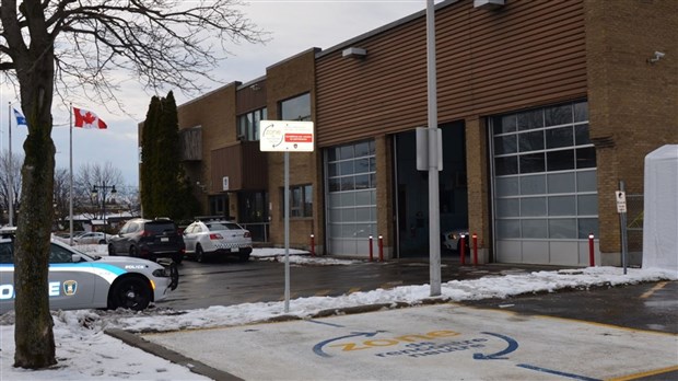Accès restreint au poste du Service de police de la Ville de Châteauguay 