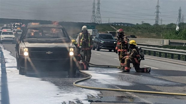 Intervention toujours en cours sur l'autoroute 30 à Beauharnois 