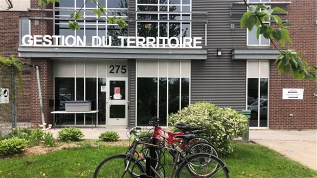 Cinq cas positifs parmi les employés municipaux de Salaberry-de-Valleyfield 