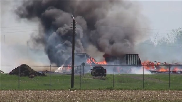 Deux bâtiments détruits par les flammes chez General Dynamics 