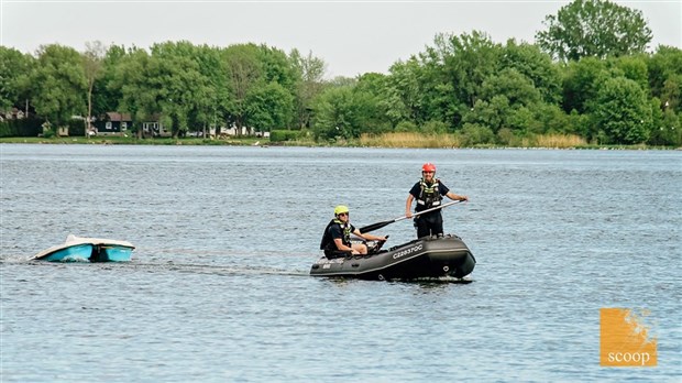 Opération nautique en cours près du pont Monseigneur-Langlois à Coteau-du-Lac 