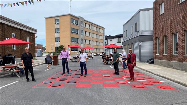Inauguration des terrasses urbaines à Salaberry-de Valleyfield