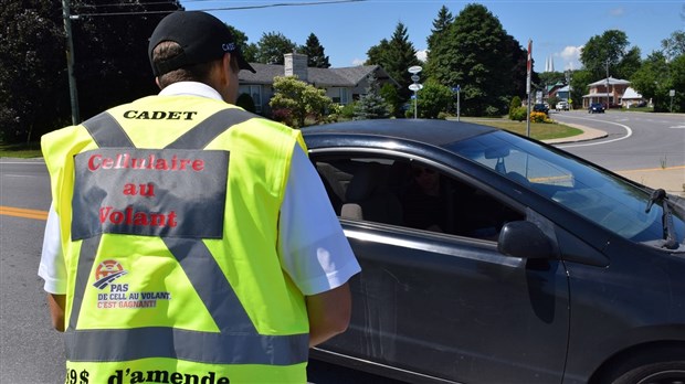 300 automobilistes sensibilisés à l’interdiction du cellulaire au volant