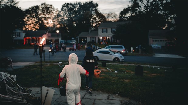  L'Halloween, où tout le monde se promène côte à côte, entre dans les maisons, ça me préoccupe. » - Horacio Arruda