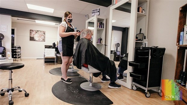 Une pétition demande la réouverture permanente des salons de coiffure