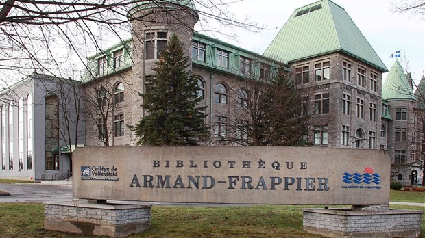 C'est la traditionnelle vente de livres usagés à la bibliothèque Armand-Frappier