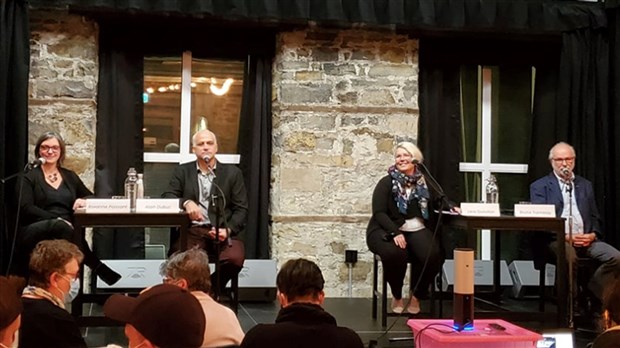 Beauharnois: les quatre candidats à la mairie se réunissent le temps d'un débat 