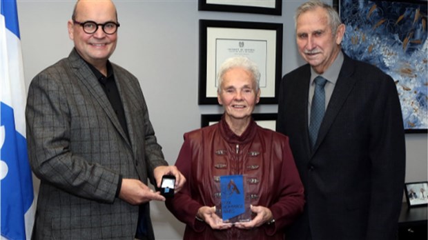 Une résidente de Salaberry-de-Valleyfield reçoit le Prix Hommage Aînés 