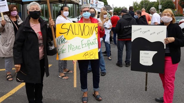 750 médecins appuient le comité Sauvons le Centre mère-enfant 