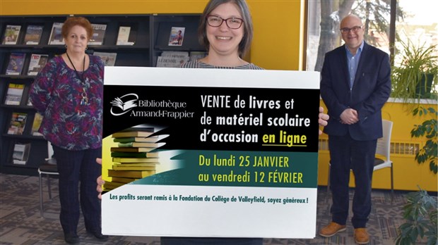 La bibliothèque Armand-Frappier remet 213$ à la Fondation du Collège de Valleyfield 