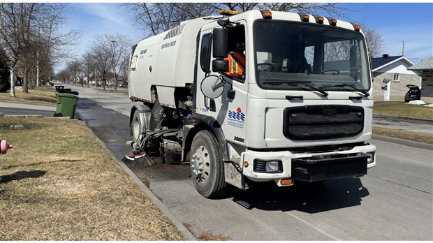 Salaberry-de-Valleyfield a commencé le nettoyage de ses rues, trottoirs et pistes cyclables 