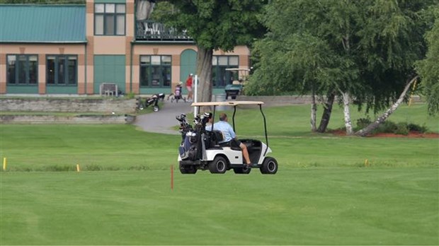 Une partie de golf gratuite pour les anges gardiens de la santé 