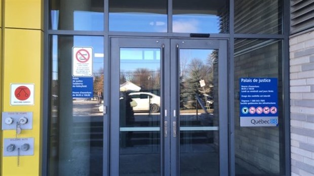 Trois perquisitions mènent à deux arrestations à Salaberry-de-Valleyfield 