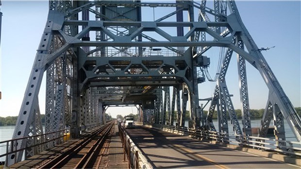 Salaberry-de-Valleyfield appuie des cyclistes qui réclament plus de sécurité au pont Larocque 