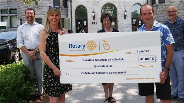 Don de 40 000$ remis à la Fondation du Collège de Valleyfield 