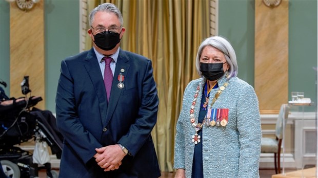 Un citoyen de Beauharnois reçoit la Médaille du Souverain pour les bénévoles 