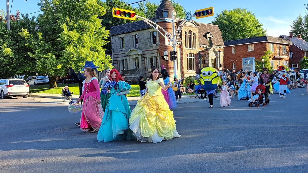 Retour en images sur le défilé de la SaintJeanBaptiste à Salaberryde