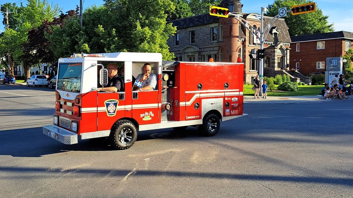 Retour en images sur le défilé de la SaintJeanBaptiste à Salaberryde