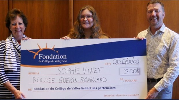 Une bourse de 500 $ pour une étudiante du Cégep de Valleyfield 